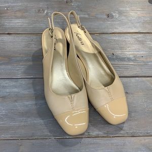 Trotters | Cap Toe Sling Back Classic Pumps | Nude | 9